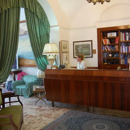 Augustus Λίπαρι