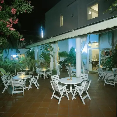Augustus Hotel 3*