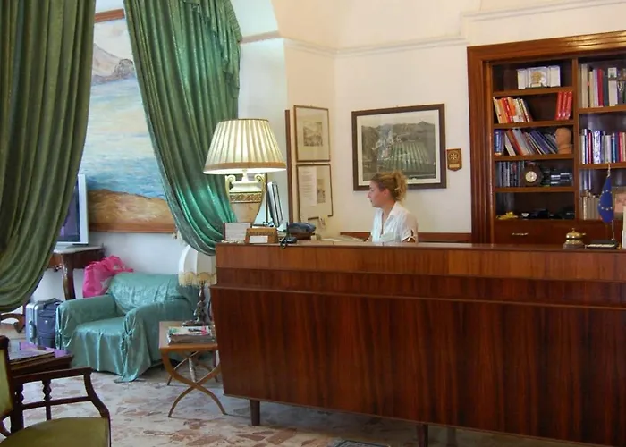 Augustus Λίπαρι